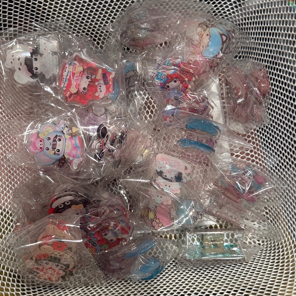 Clips - Picture 1 of 1